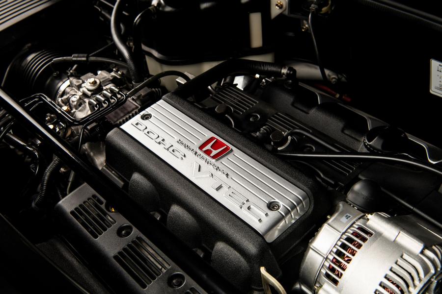 Моторный отсек Honda NSX-R (NA1) 1993 года  (фото 26 из 44)
